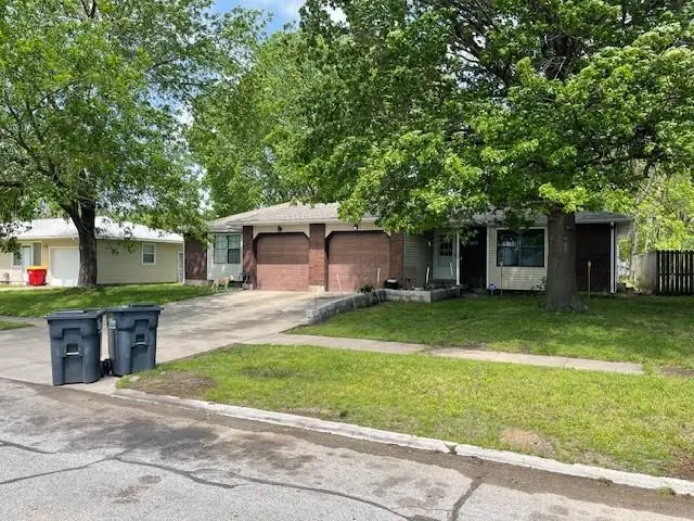 1005 E 7th Street, Pittsburg, KS 66762 - #2