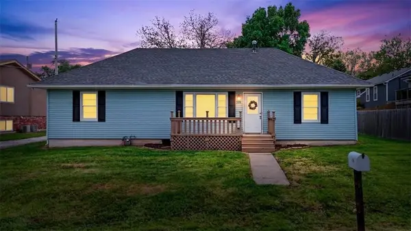506 E 1st Street, Tonganoxie, KS 66086