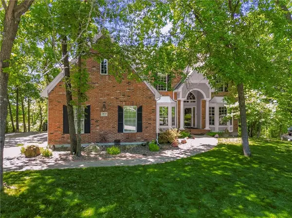 2648 Ashurst Lane, Lee's Summit, MO 64081