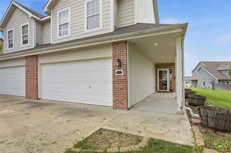 385 W Acorn Street, Gardner, KS 66030 - #2