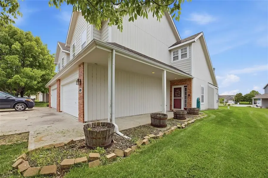 385 W Acorn Street, Gardner, KS 66030 - #3