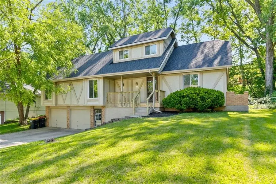 5605 Verlin Drive, Parkville, MO 64152 - #2