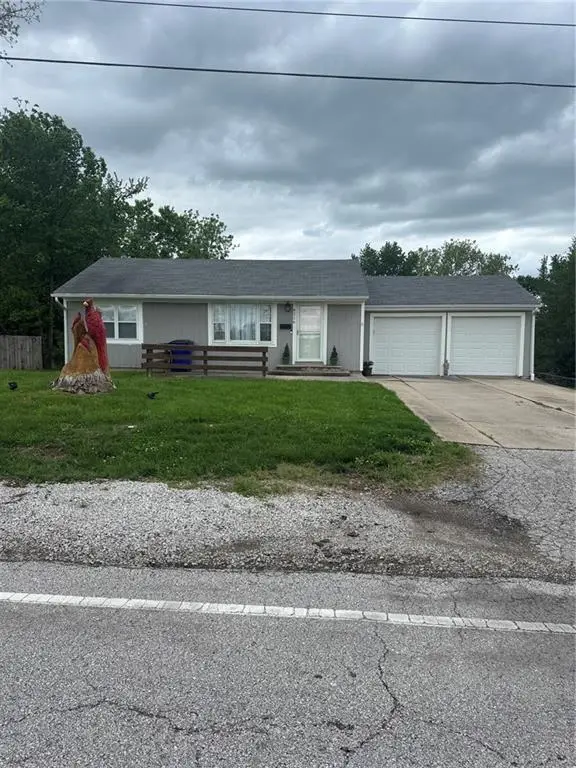 8216 Sterling Avenue, Raytown, MO 64138
