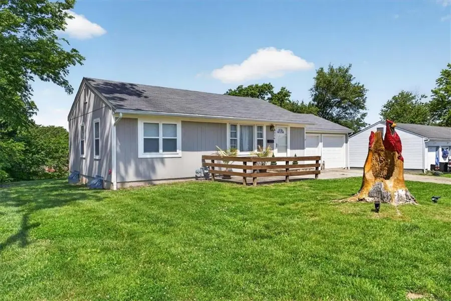 8216 Sterling Avenue, Raytown, MO 64138 - #3