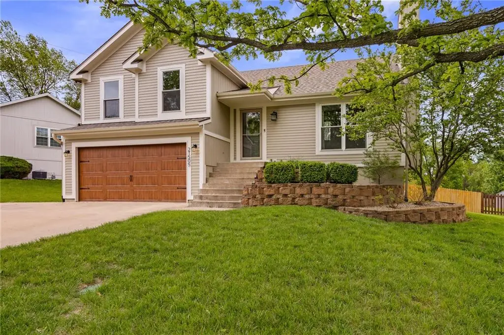 21505 W 50th Street, Shawnee, KS 66226 - #1