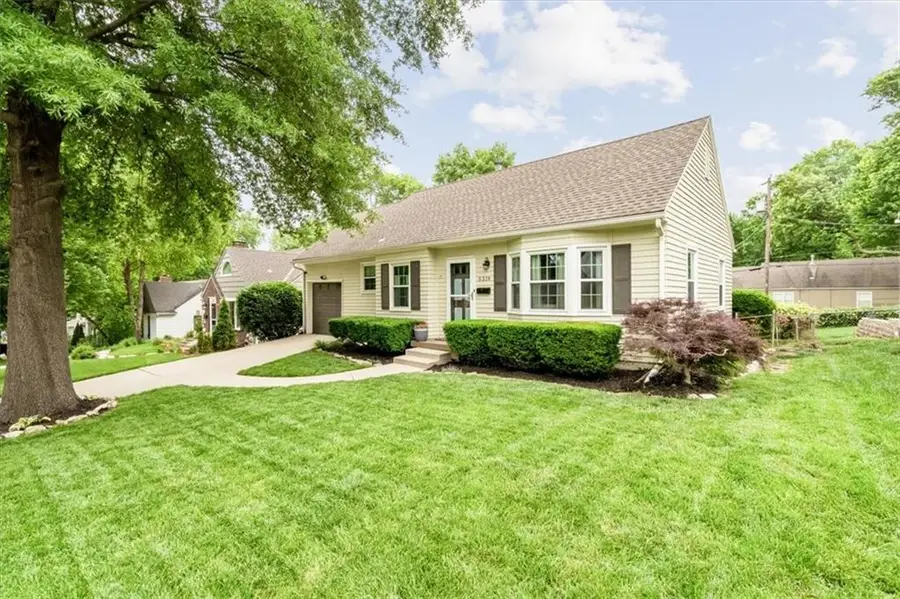 5319 Juniper Street, Roeland Park, KS 66205 - #3