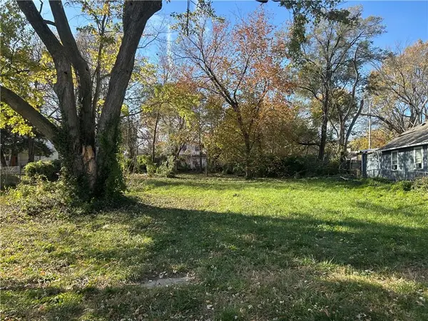 2332 Oakley Avenue W, Kansas City, MO 64127