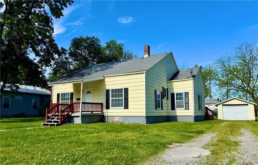 219 N Tower Street, Nevada, MO 64772 - #2