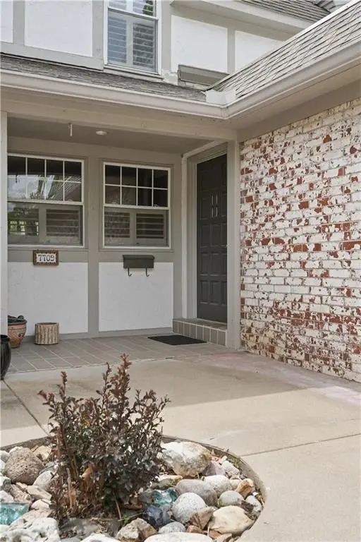 7709 W 102nd Street, Overland Park, KS 66212 - #2