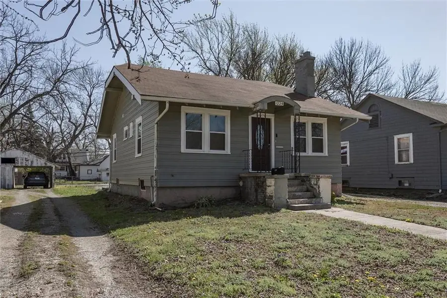 1229 S Main Street, Ottawa, KS 66067 - #2