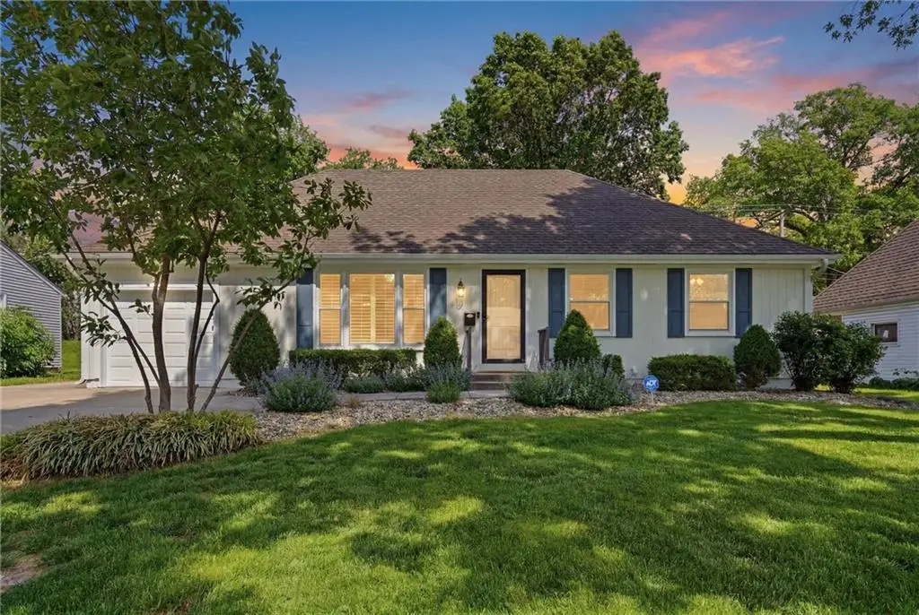 4929 N Cleveland Avenue, Kansas City, MO 64119 - #1