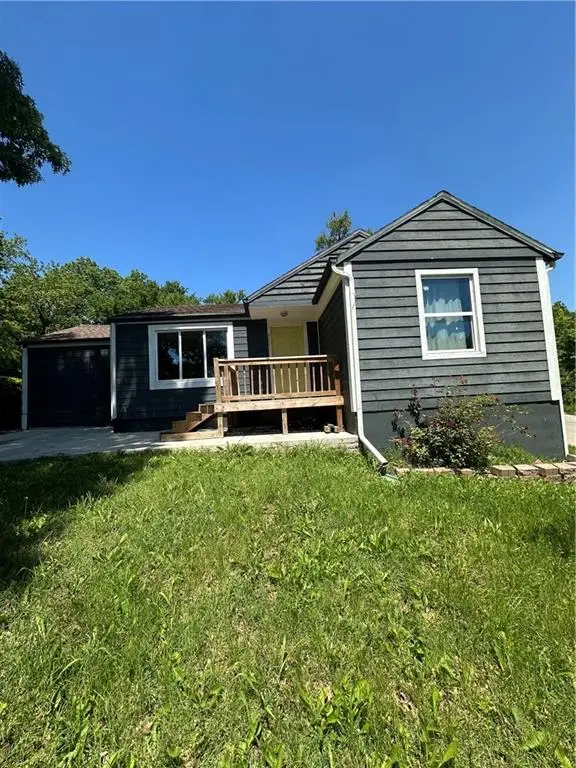 3618 E Gregory Boulevard, Kansas City, MO 64132 - #2