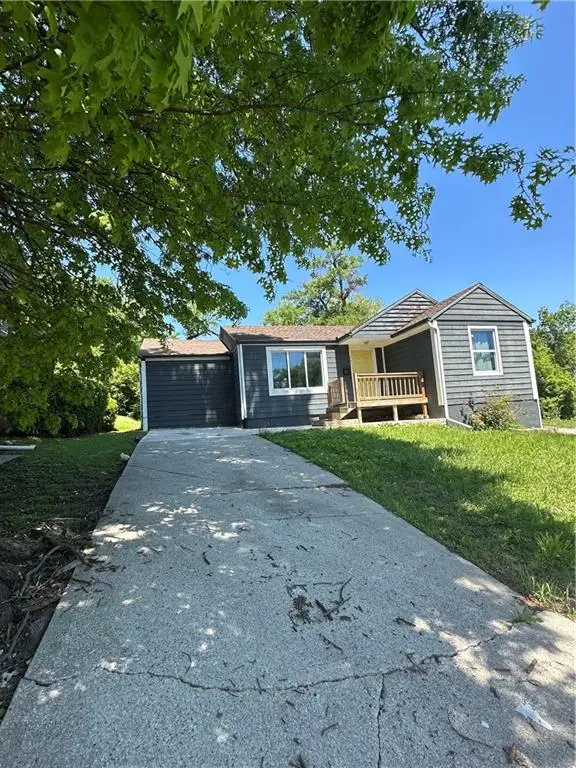 3618 E Gregory Boulevard, Kansas City, MO 64132 - #3
