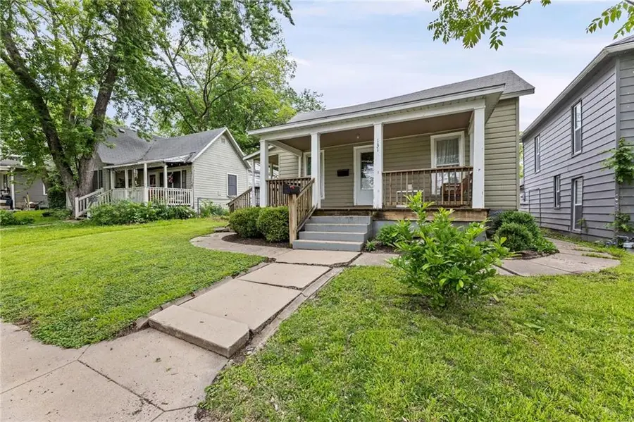 131 S Oak Street, Ottawa, KS 66067 - #2