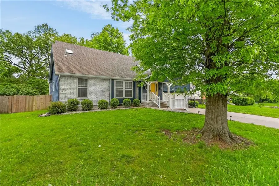 7209 N Woodland Avenue, Gladstone, MO 64118 - #2