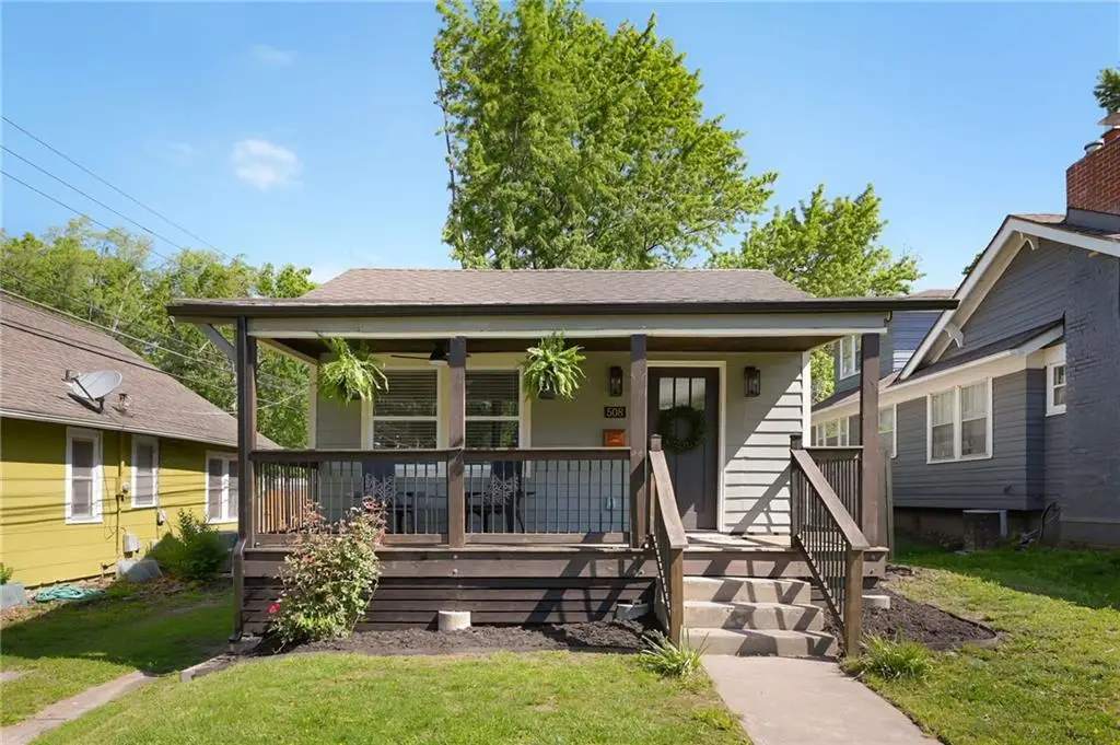 508 W 77th Street, Kansas City, MO 64114 - #1