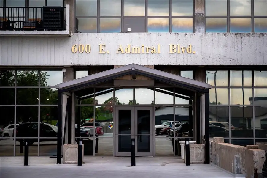 600 E Admiral Boulevard #604, Kansas City, MO 64106 - #2