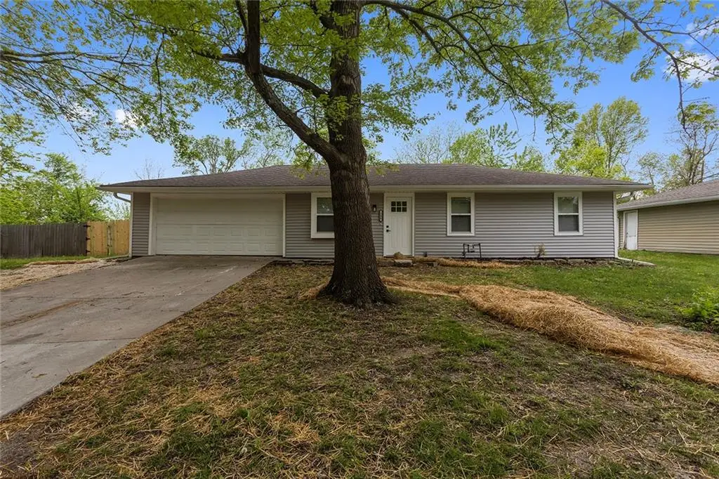 206 20th Avenue N, Greenwood, MO 64034 - #1