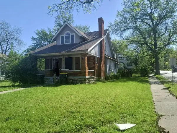 5247 Brookwood Avenue, Kansas City, MO 64130