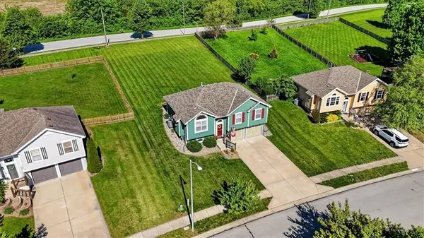 11326 N Ewing Avenue, Kansas City, MO 64156