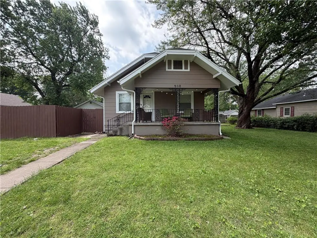 908 E 10th Street, Pittsburg, KS 66762 - #1