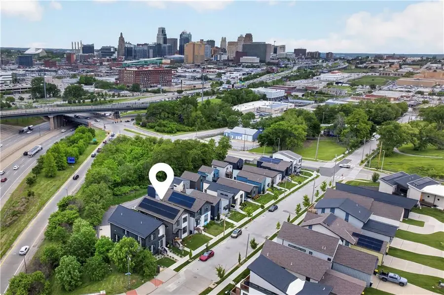 2246 Tracy Avenue, Kansas City, MO 64108 - #2