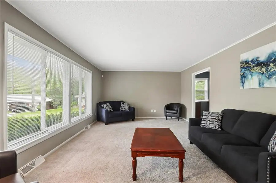 6155 NE Circle View Drive, Kansas City, MO 64118 - #2