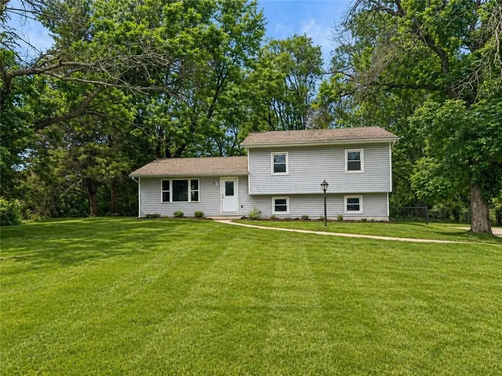 7 SE 125 Road, Warrensburg, MO 64093 - #1