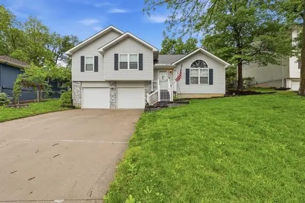 307 SW 13th Street, Oak Grove, MO 64075 - #1