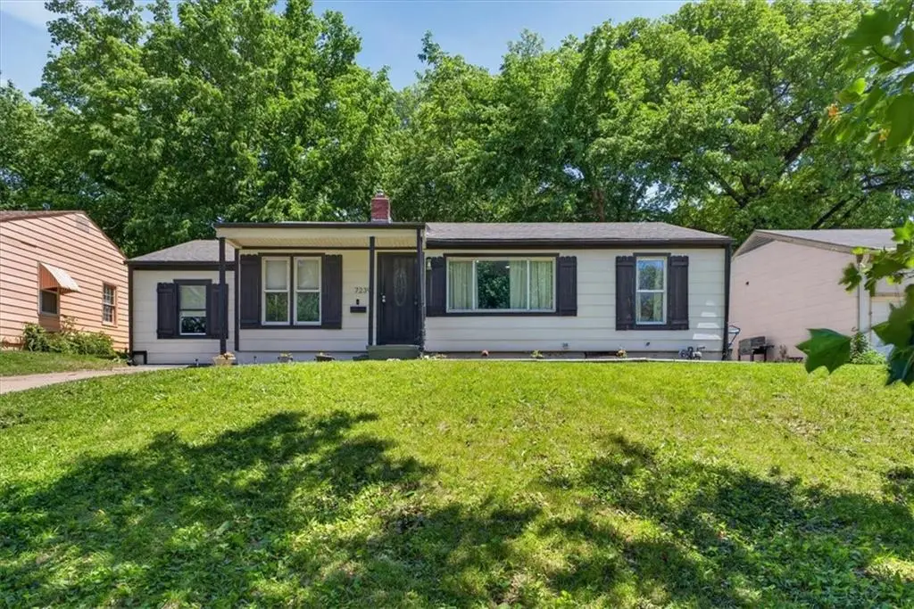 7239 Tracy Avenue, Kansas City, MO 64131 - #1