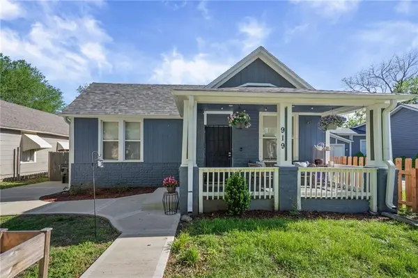919 Pottawatomie Street, Leavenworth, KS 66048