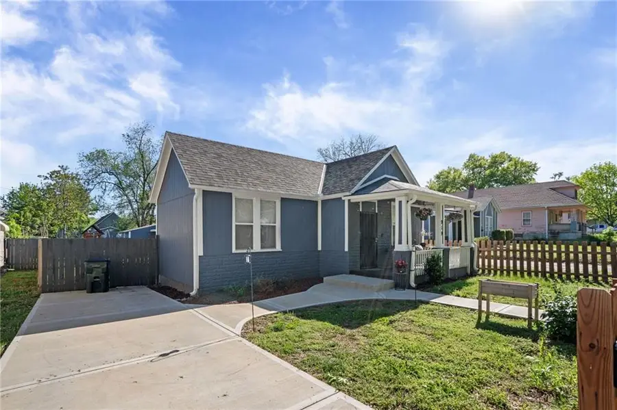 919 Pottawatomie Street, Leavenworth, KS 66048 - #2
