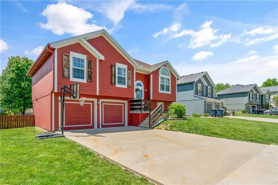 11424 N Ditzler Avenue, Kansas City, MO 64157 - #2