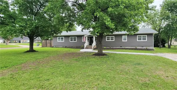 733 N Elm Street, Iola, KS 66749