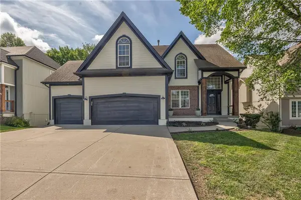 1172 White Oak Lane, Liberty, MO 64068