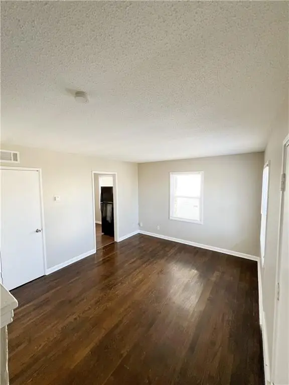 9512 Charlotte Street, Kansas City, MO 64131 - #2