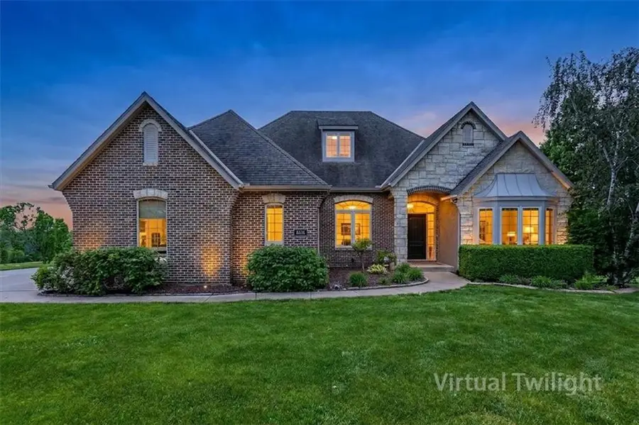 8070 Green Glades Court, Parkville, MO 64152 - #2
