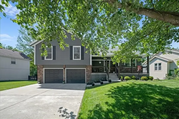 300 SE Brownfield Drive, Lee's Summit, MO 64063