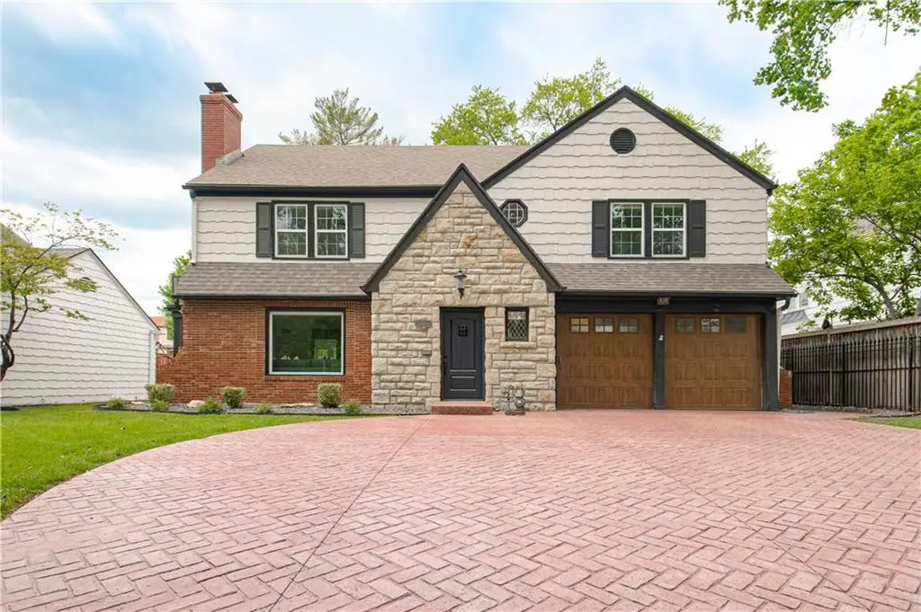 6110 Ward Parkway, Kansas City, MO 64113 - #1