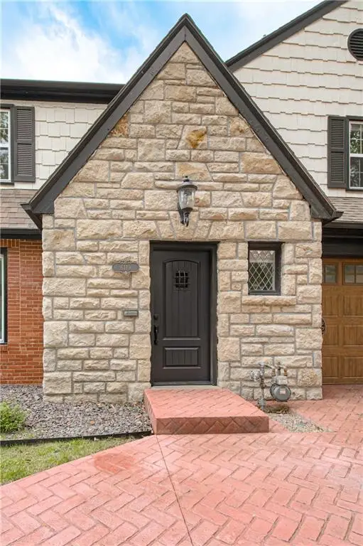 6110 Ward Parkway, Kansas City, MO 64113 - #3