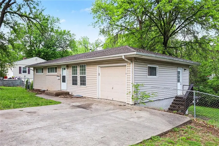 5324 Hunter Street, Raytown, MO 64133 - #2