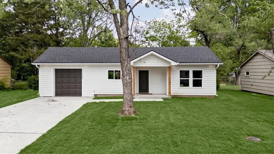 11407 Spruce Avenue, Kansas City, MO 64137 - #3