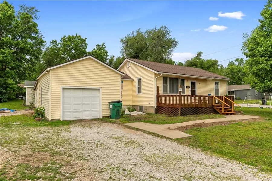 329 W Atlantic Street, Nevada, MO 64772 - #2