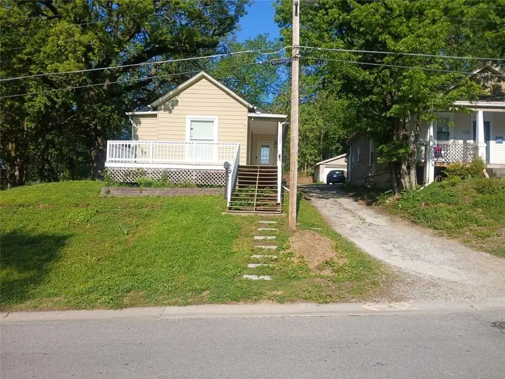 1606 N 20th Street, Saint Joseph, MO 64505 - #1