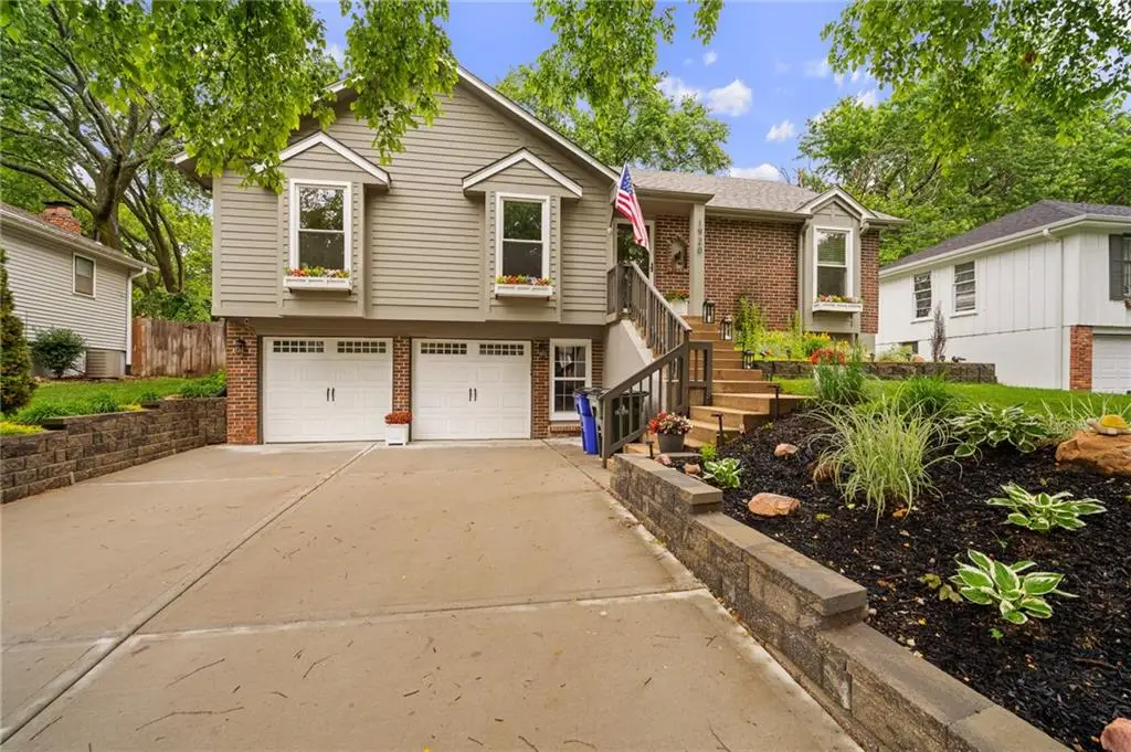 1920 E Jamestown Drive, Olathe, KS 66062 - #1