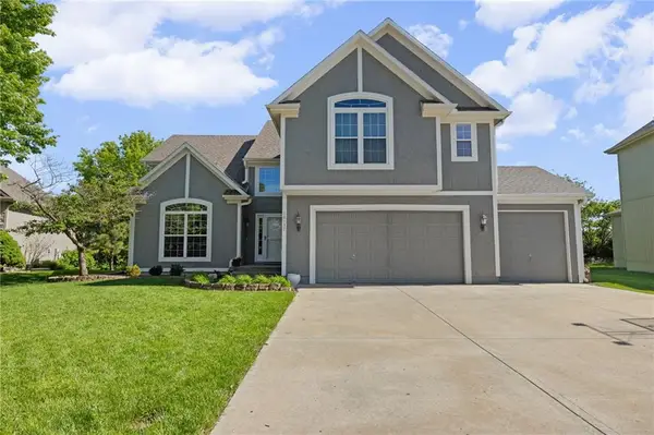 10137 Theden Circle, Lenexa, KS 66220