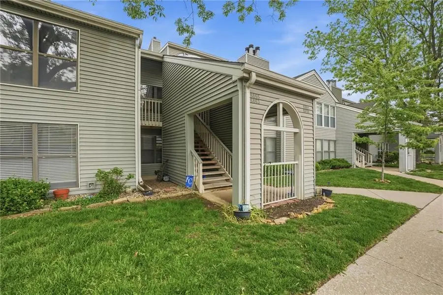 8861 W 106th Terrace, Overland Park, KS 66212 - #2