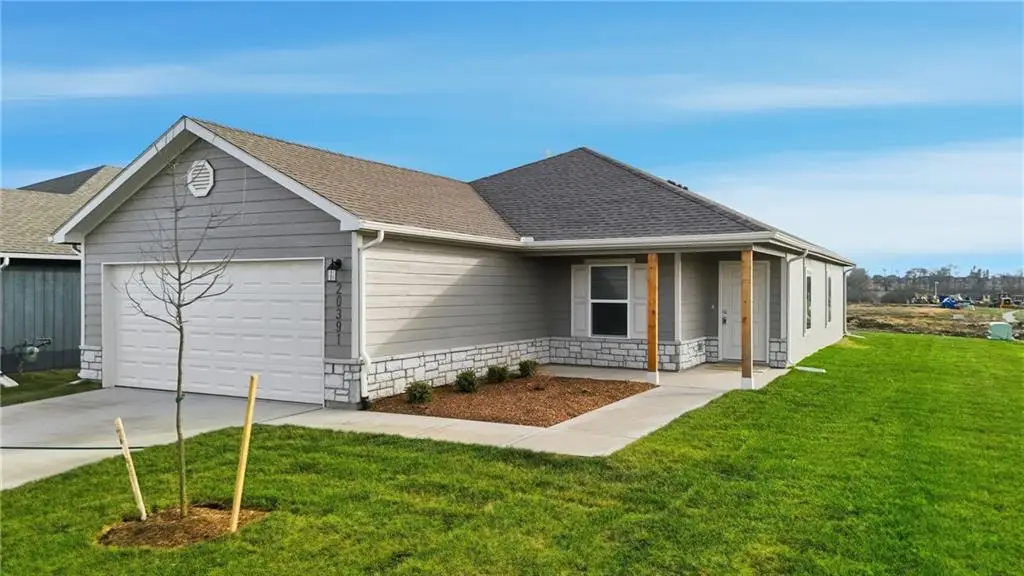 19459 Lincoln Street, Spring Hill, KS 66083 - #1