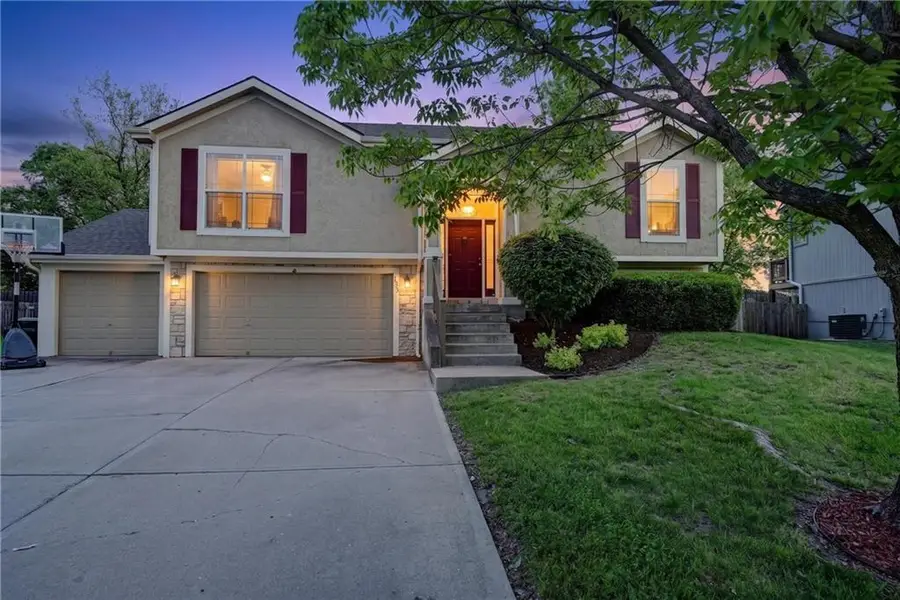 4523 Edgehill Street, Leavenworth, KS 66048 - #2