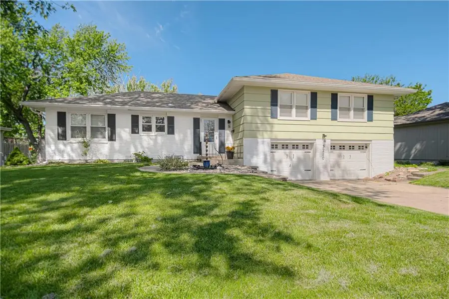 3220 N Chippewa Drive, Kansas City, MO 64116 - #2